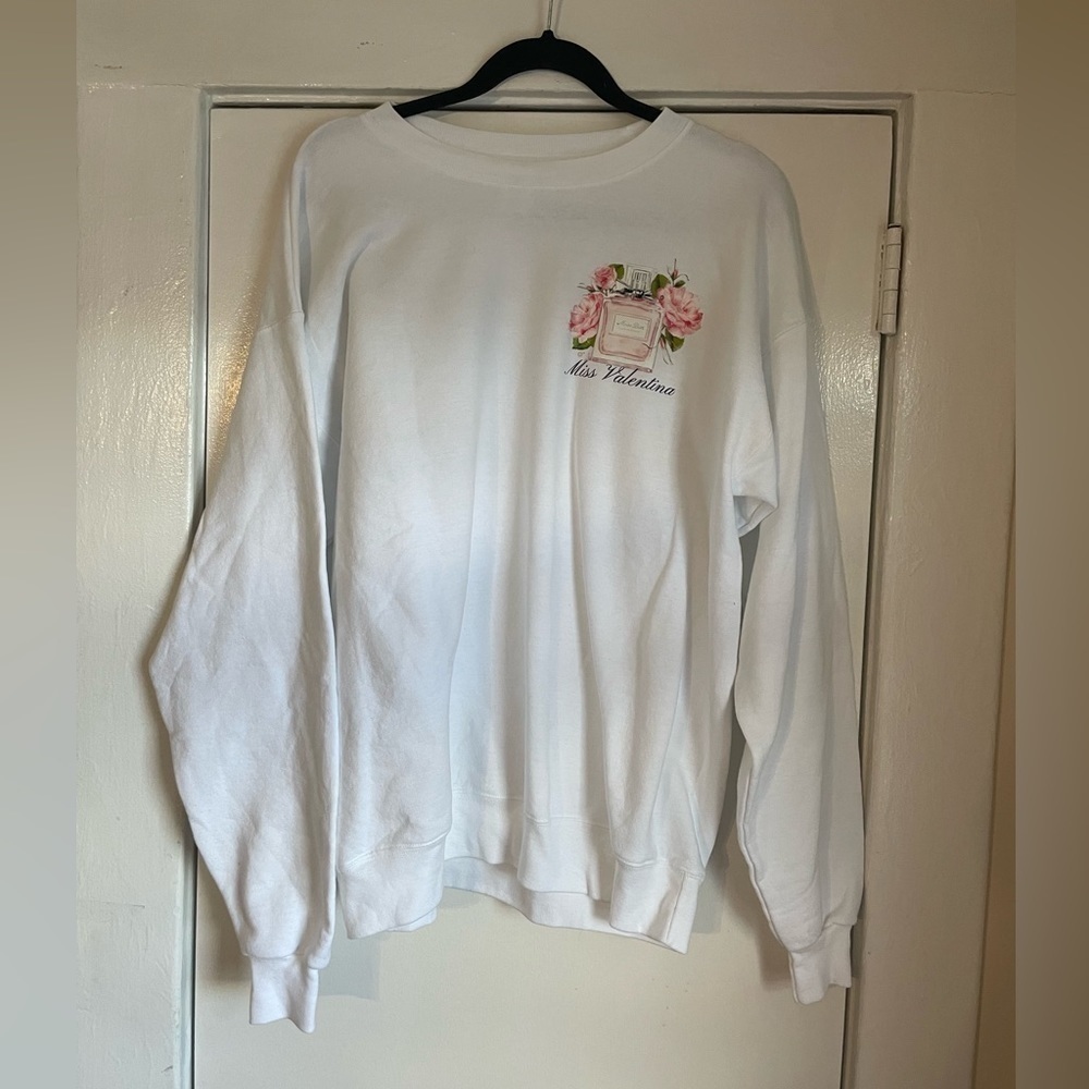 White “Miss Valentina” Sweatshirt Size Large‎